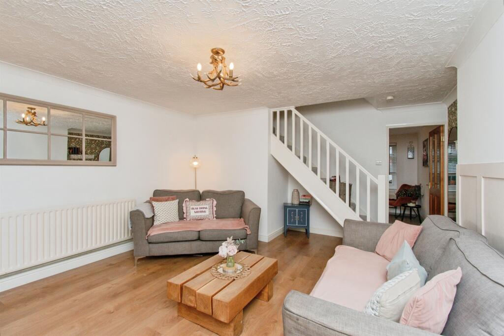 House in Wakefield, Ackworth - View 4