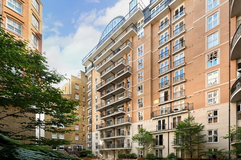 Apartment in London, City of Westminster - More