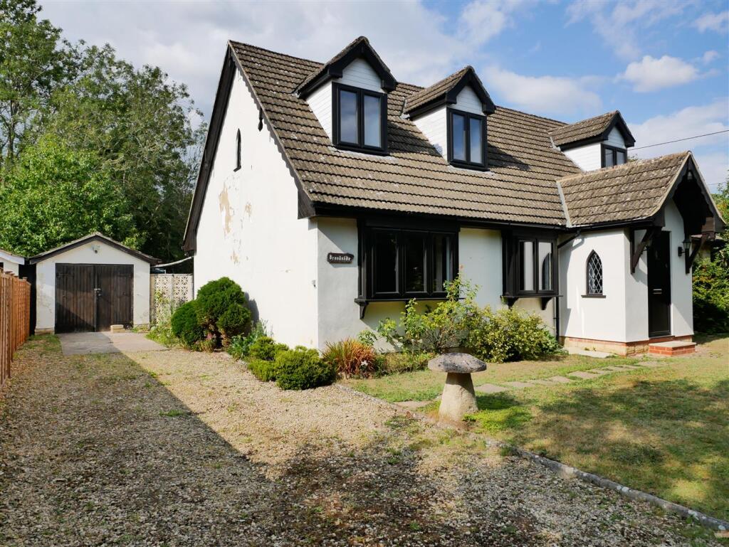 4-bed detached on The Street, Cherhill, £425,000
