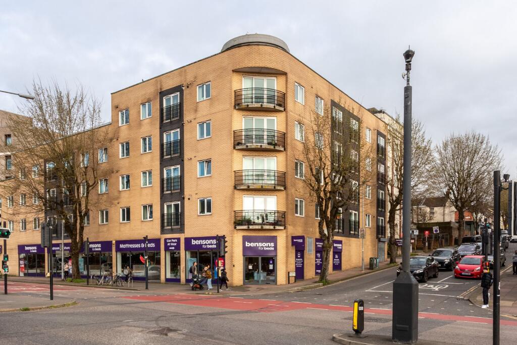 Main image of property: Flat , Pelham Court, Coombe Road, Brighton