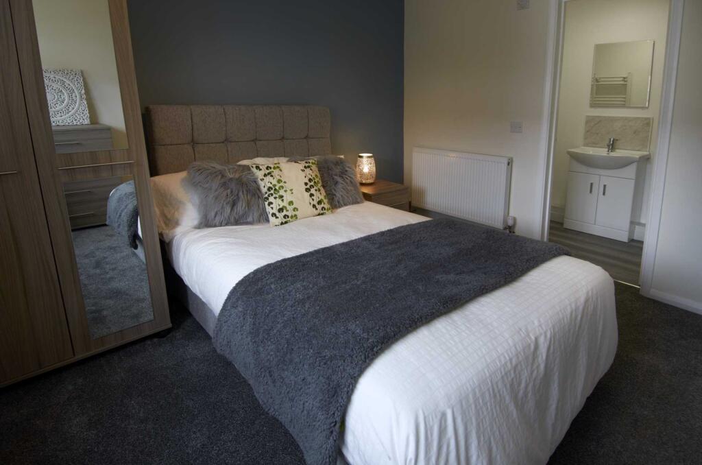 Main image of property: Denbigh Close, Banbury, Oxfordshire, OX16