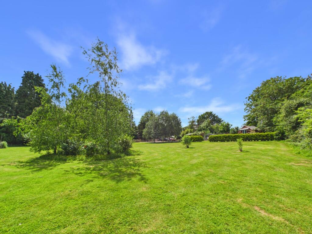 Vinehall Road, Mountfield, TN32 photo 2