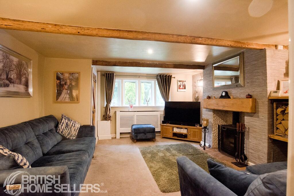 House in Oldham, Greater Manchester - View 3