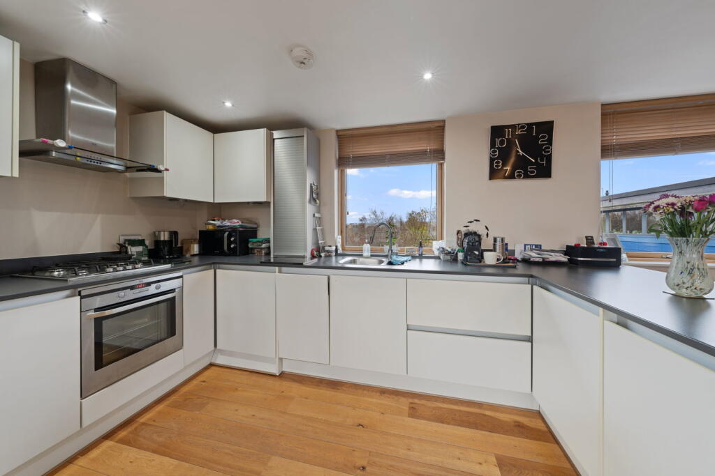 Apartment in Harlow, Newhall - More