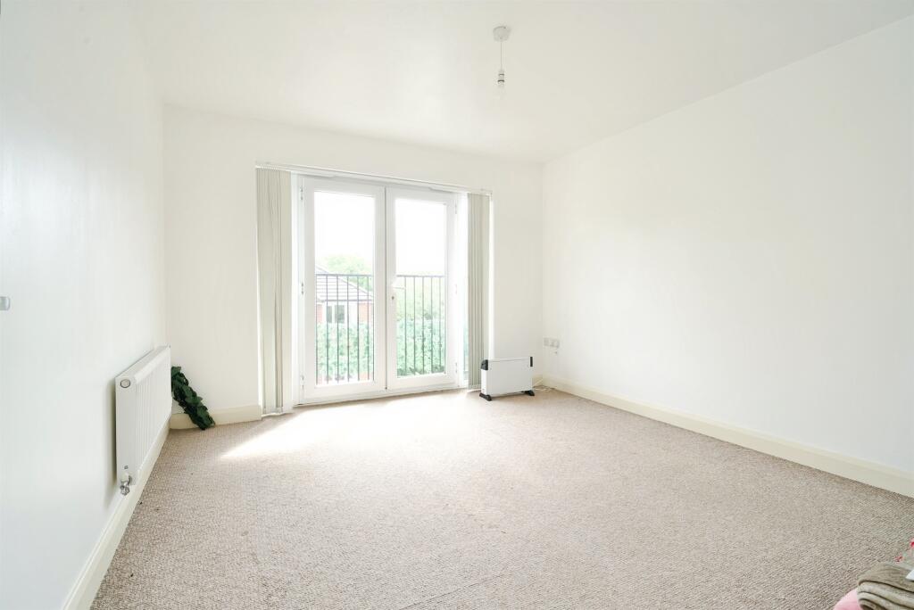 Apartment in Barnsley, South Yorkshire - More