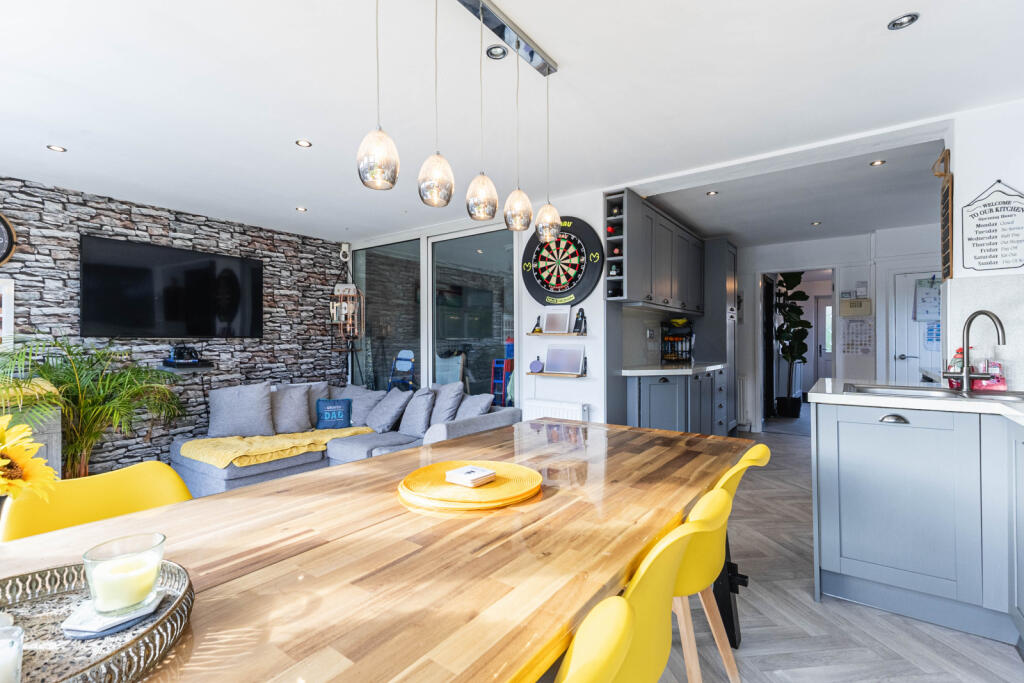 House in Wakefield - View 4