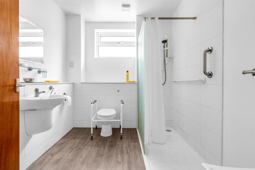 House in Stevenage - More