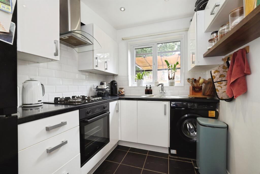 House in Salisbury, Laverstock - View 5