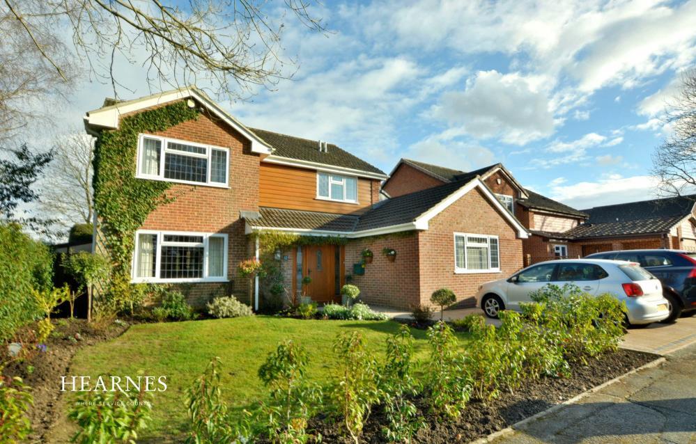 4-bed detached on Countess Close, Merley, Wimborne, BH21 1UJ, £625,000