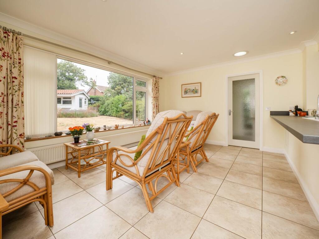 School Lane, Northrepps - Guide Price £425,000-£450,000. photo 4