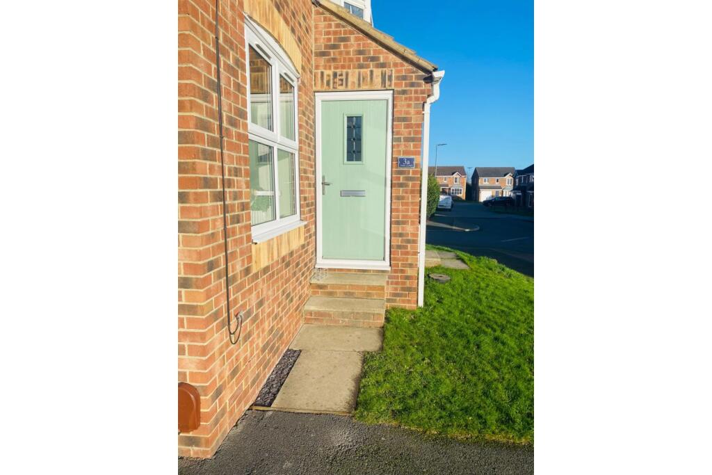 Park Close, Wakefield, WF4 photo 2