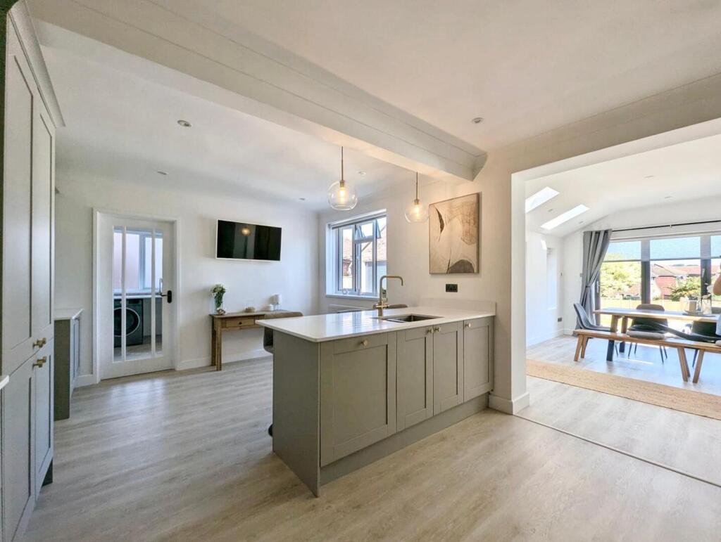 House in Weymouth, Dorset - View 2