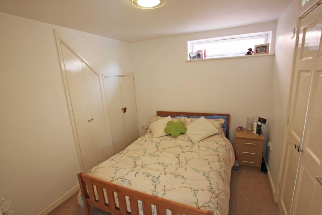 Apartment in South Oxfordshire, Didcot - View 3