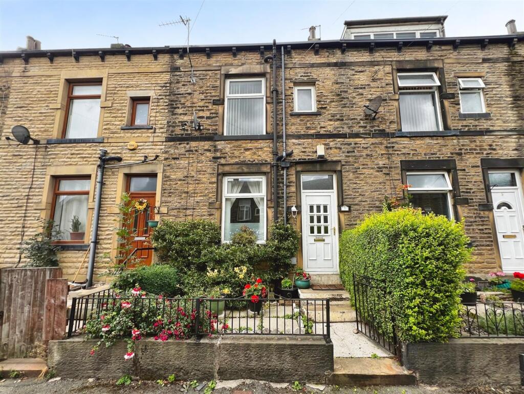 Main image of property: Peterborough Place, Bradford, BD2 3DN