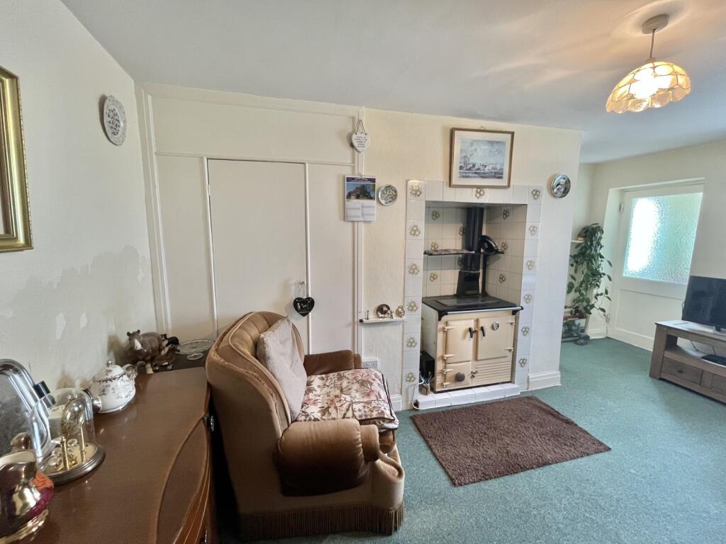 3-bed terraced on Cefntirescob, Llandeilo, Carmarthenshire., £190,000