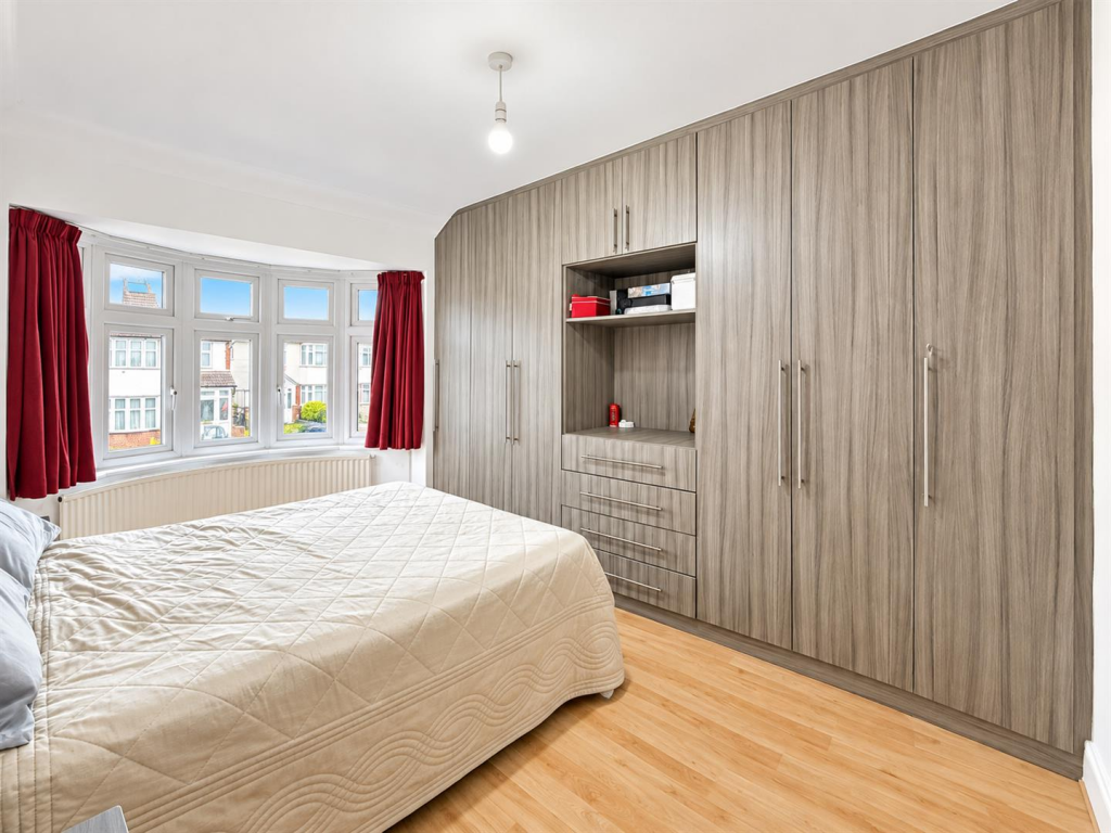 House in London - View 5