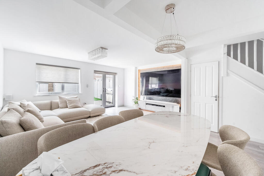 House in Harrow - View 5