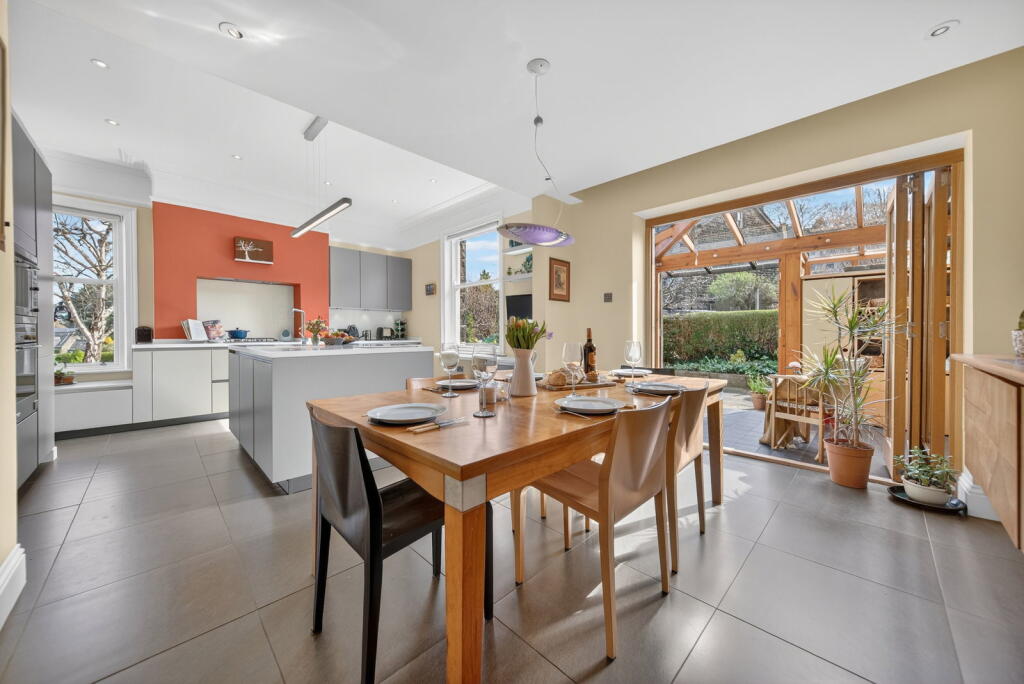 House in Bradford, Ilkley - View 3