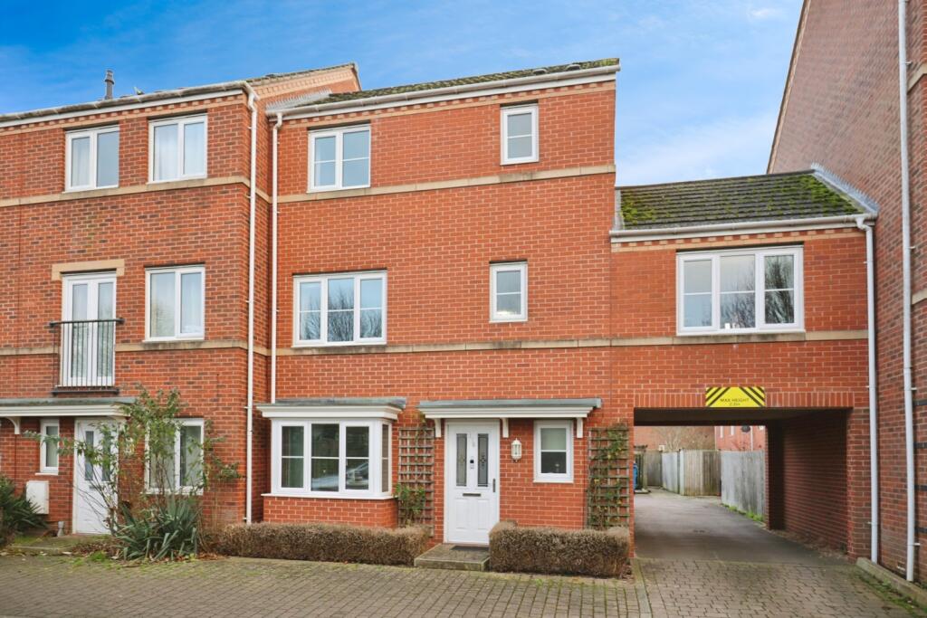 Main image of property: Alma Road, Banbury, Oxfordshire, OX16