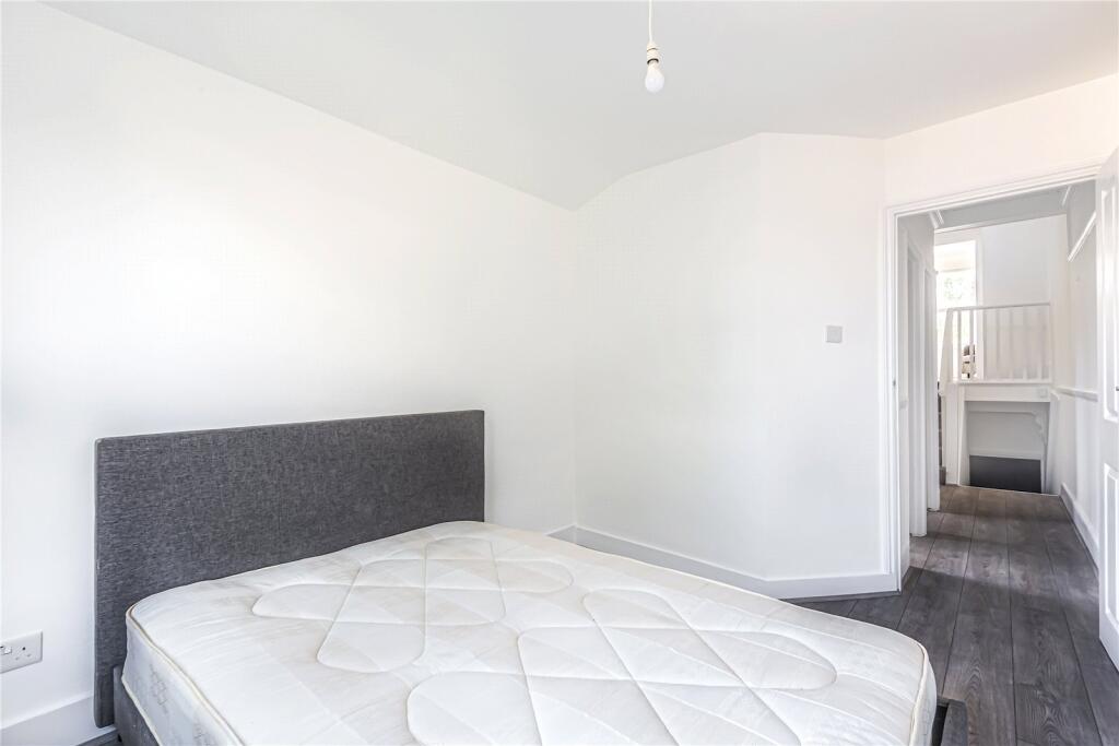 Apartment in London - More