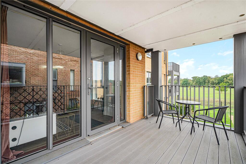 Apartment in Cambridge, South Trumpington - View 3
