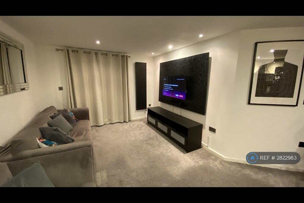 3 bedroom flat for rent