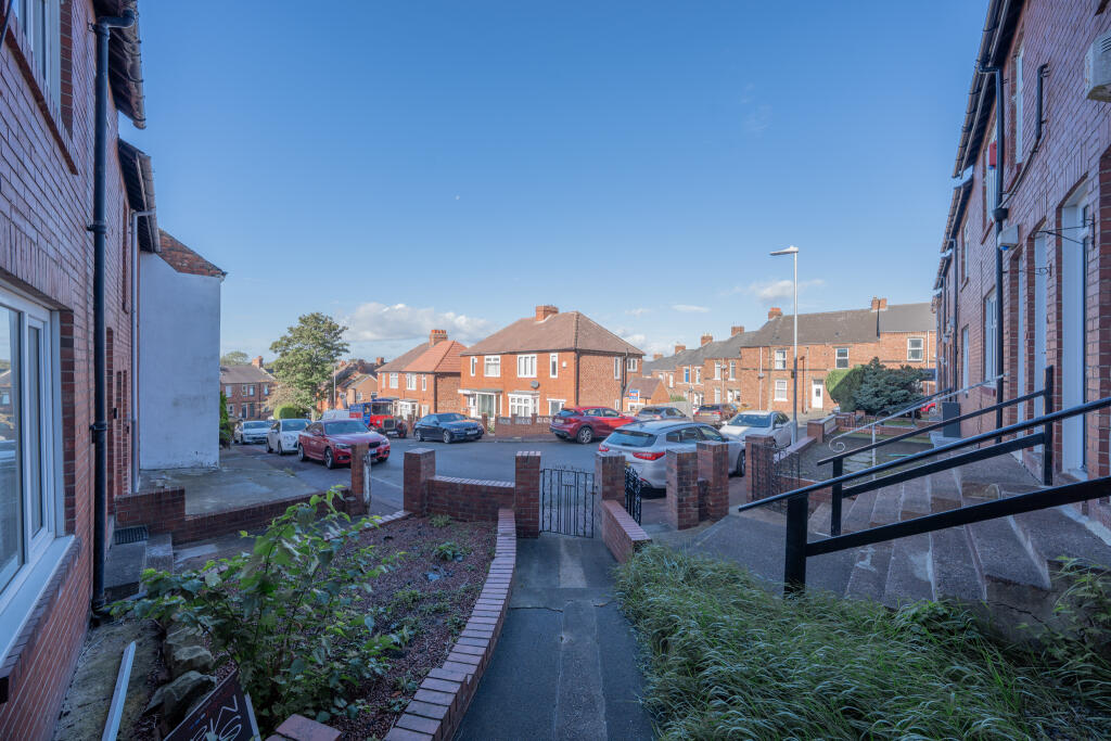 Apartment in Newcastle upon Tyne - View 3