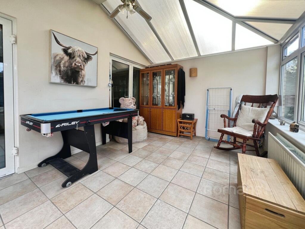 House in Rushmoor, North Town - View 5