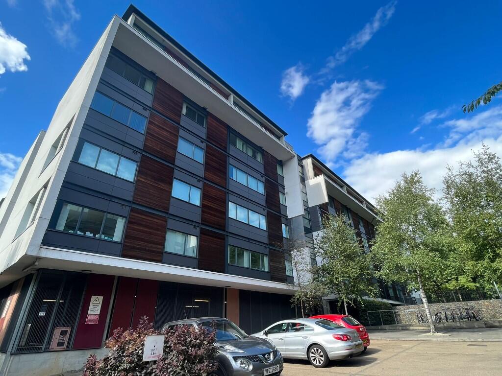 Main image of property: Lexington Court, Broadway, Salford, M50 2UG
