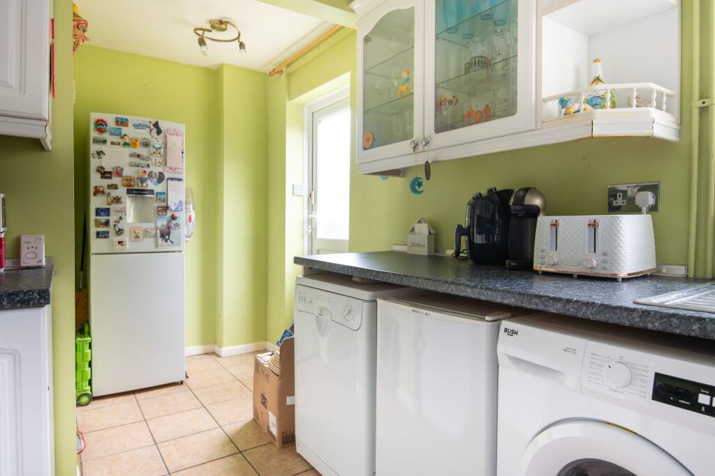 London Road, Little Irchester, NN8 - View 5