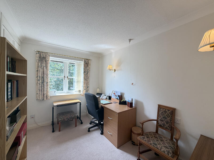Apartment in Southampton - View 5