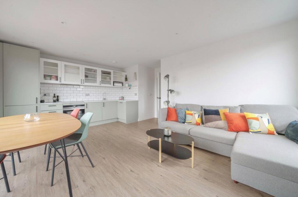 Ashwood House, 16-22 Pembroke Broadway, Camberley, Surrey, GU15 photo 4