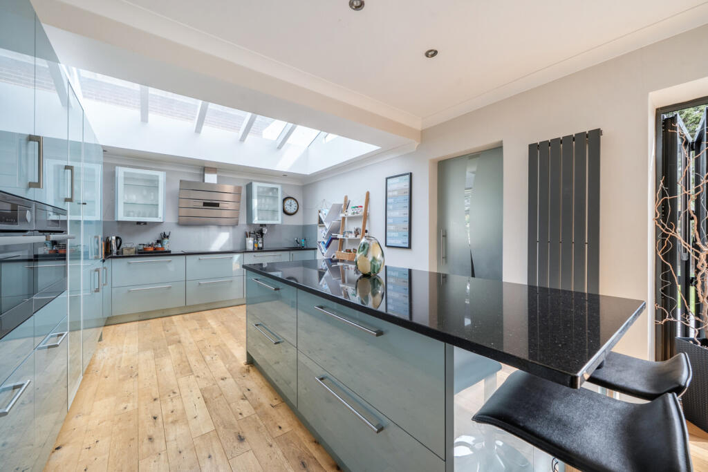 House in London, Beckenham - View 2