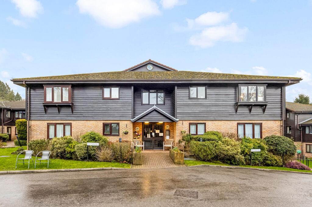 1-bed house on Martlets Court, Crowborough TN6, £105,000