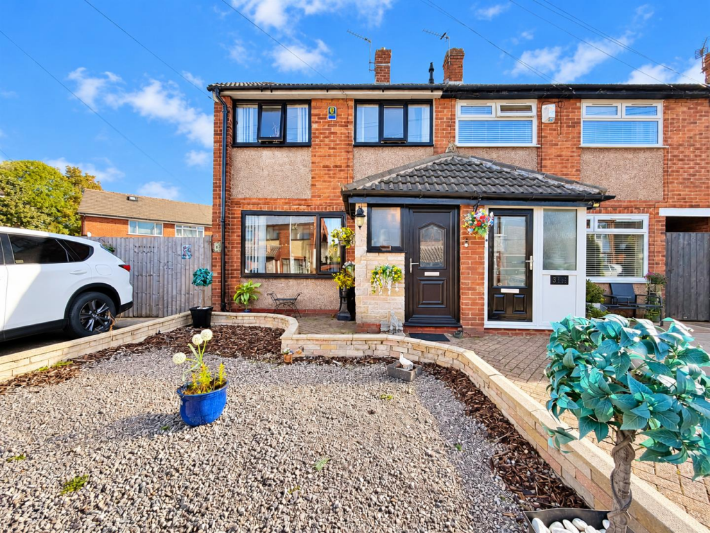 House in Oldham, Greater Manchester - View 2