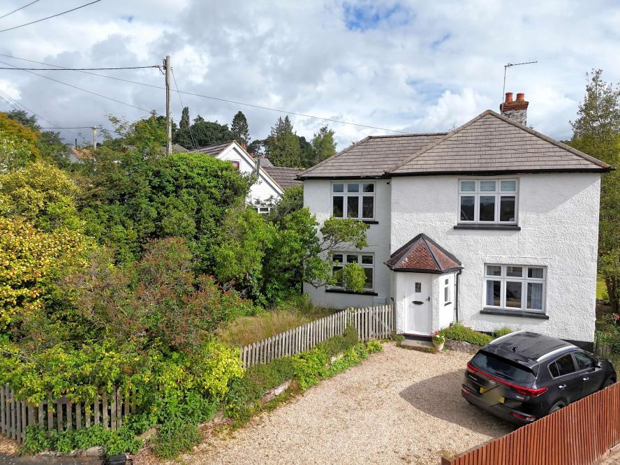 Main image of property: Middlehill Road, Colehill, BH21 2HL