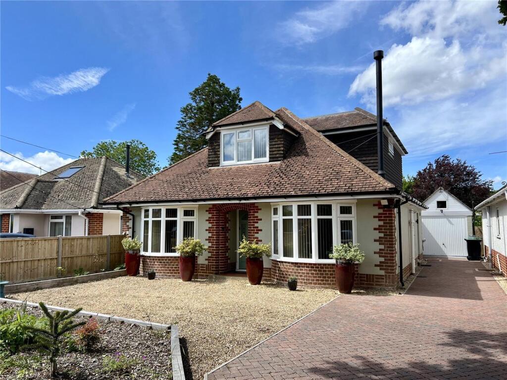 Main image of property: Avenue Road, Walkford