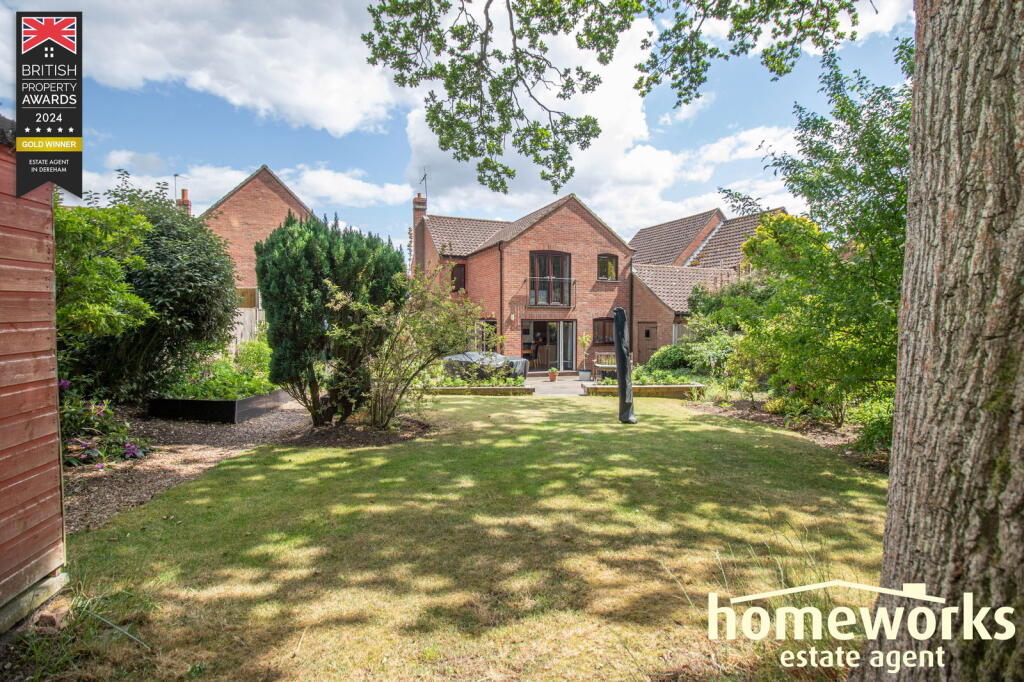 4-bed detached on Spinney Close, Beetley, Dereham, NR20 4TB, £325,000