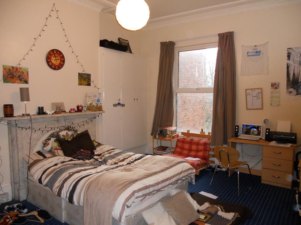 8 bedroom terraced house for rent