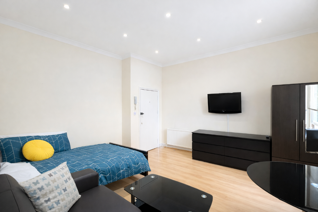 Studio flat for rent