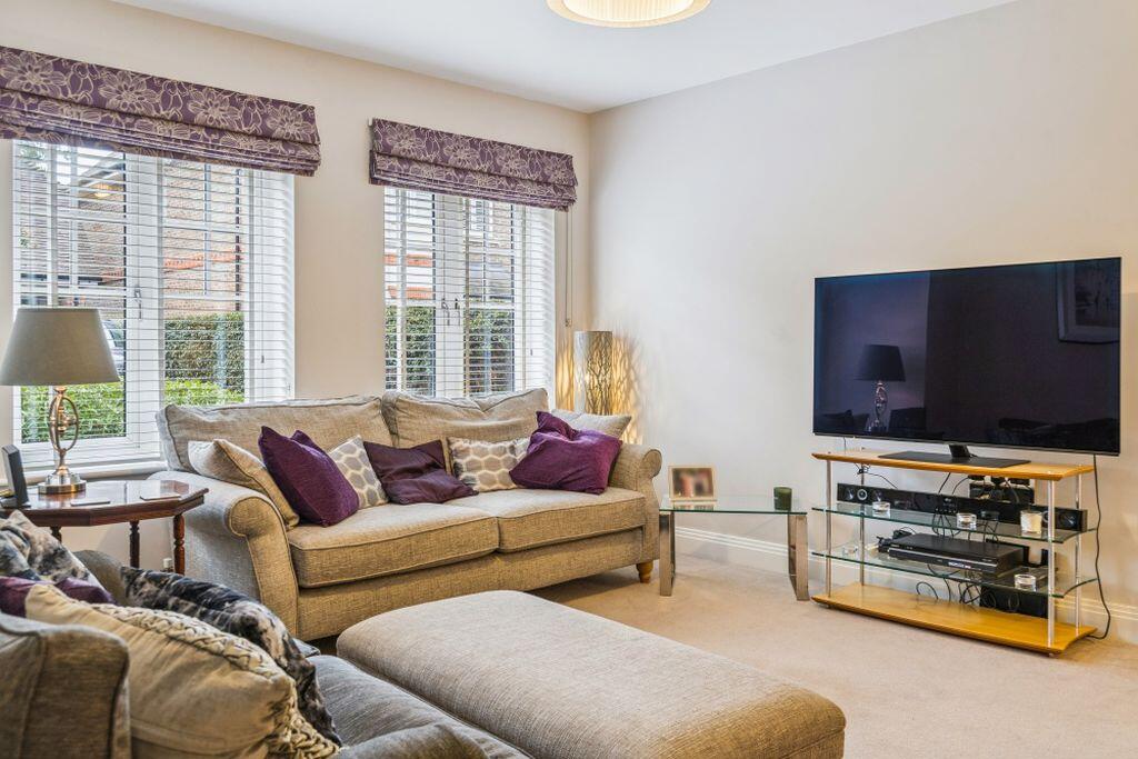 Bramley Gardens, Bourne End photo 3