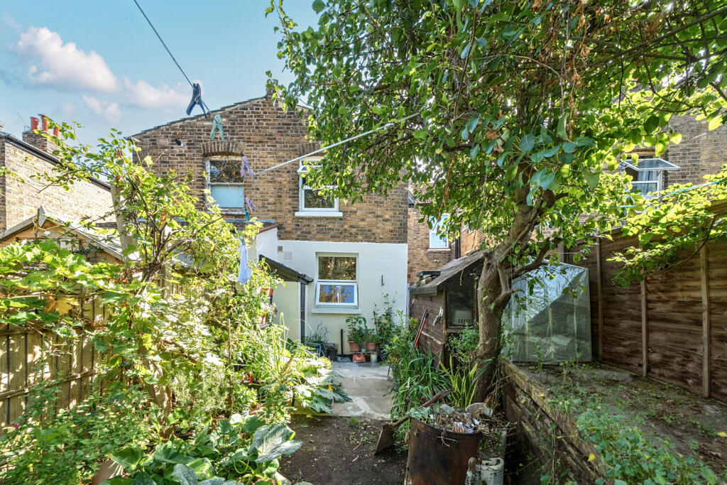 House in London - View 5
