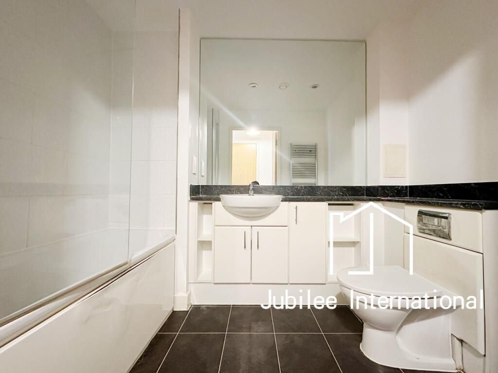 Apartment in London - More