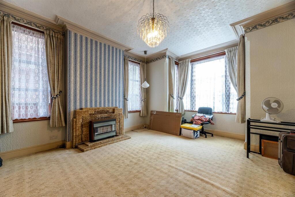House in Nottingham, West Bridgford - View 4