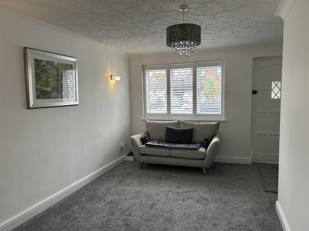 Tackford Close, Castle Bromwich. B36 9TA photo 3