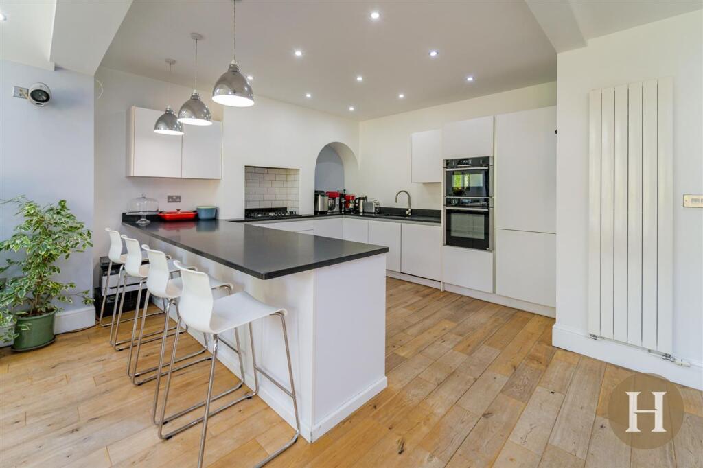 House in Birmingham, West Midlands - View 5