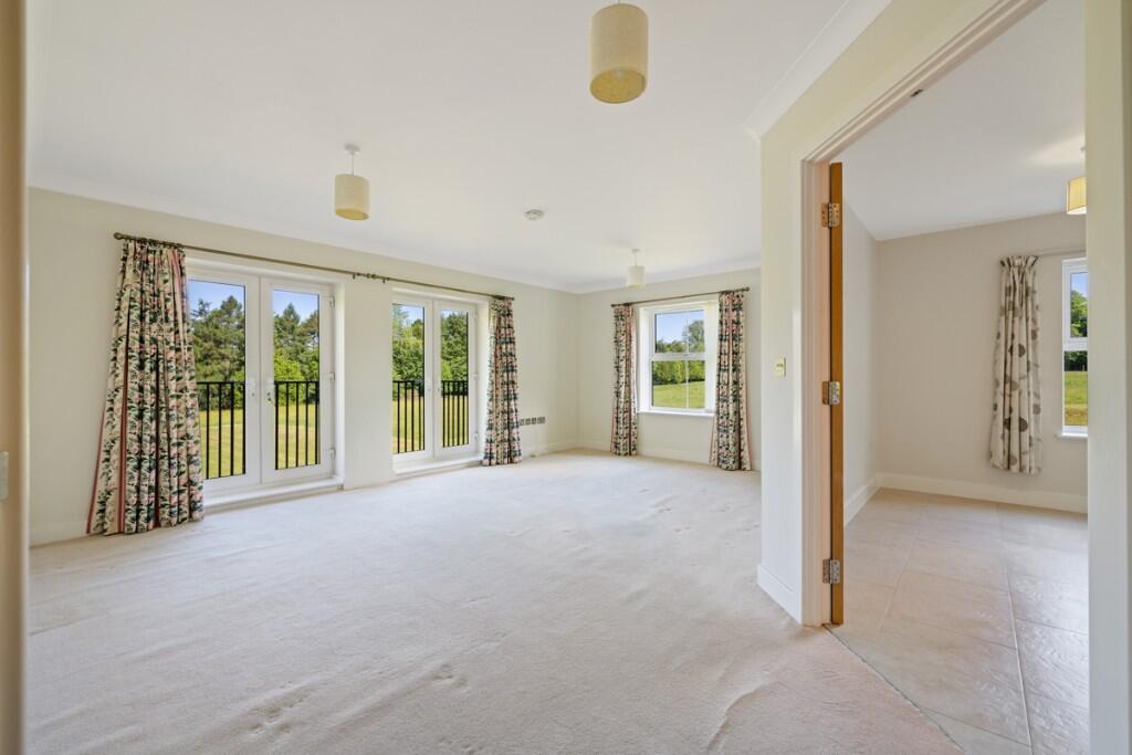 Westwood House, Bramshott Place, Liphook, Hampshire, GU30 photo 4