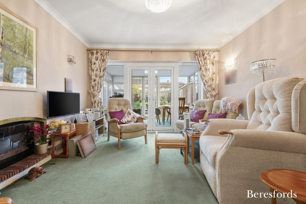 House in Brentwood, Hutton Mount - View 3