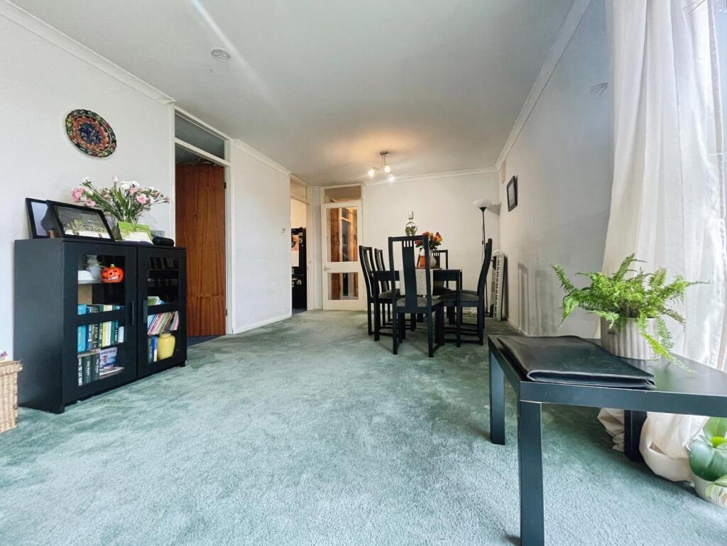 Apartment in Manchester, Chorlton-cum-Hardy - View 2