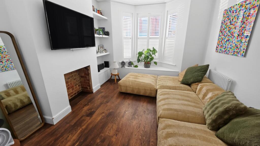 House in Northampton, West Northamptonshire - View 2